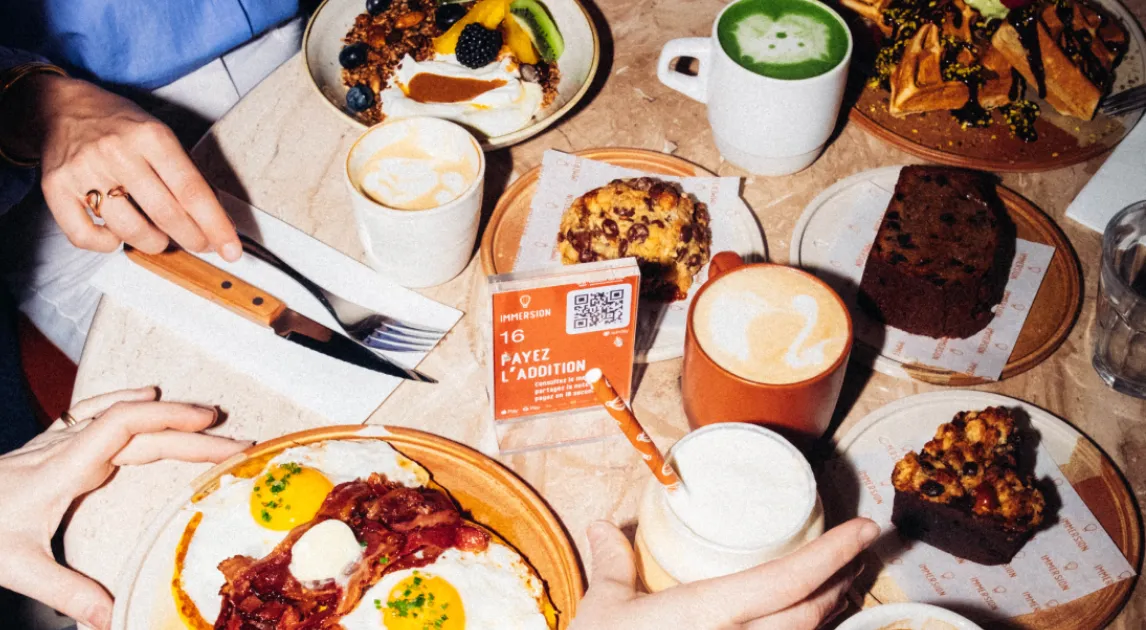 Table de brunch avec QR code sunday